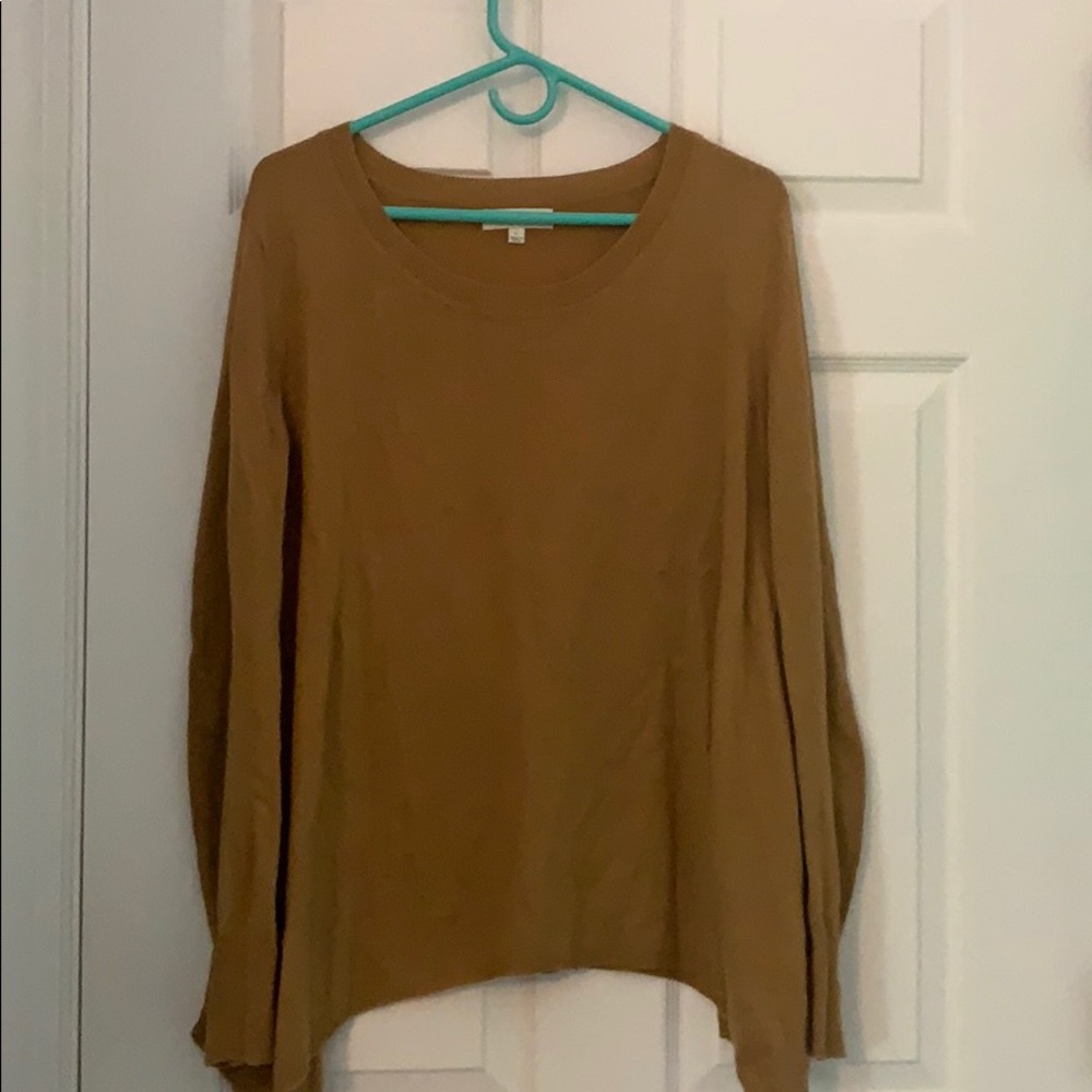 Brown sweater (light)